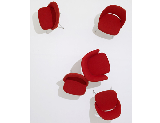 Knoll Saarinen Arm and Armless Executive Chairs