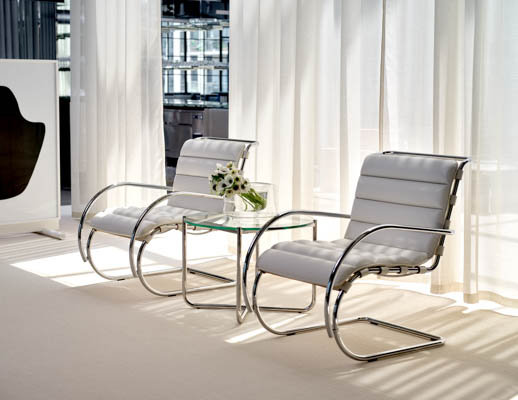 MR Lounge Chairs MR Table