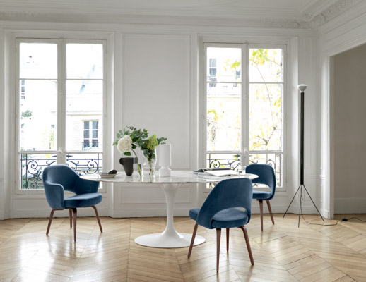 Dining Room with Saarinen Pedestal Table and Saarinen Executive Chair with Wood Legs